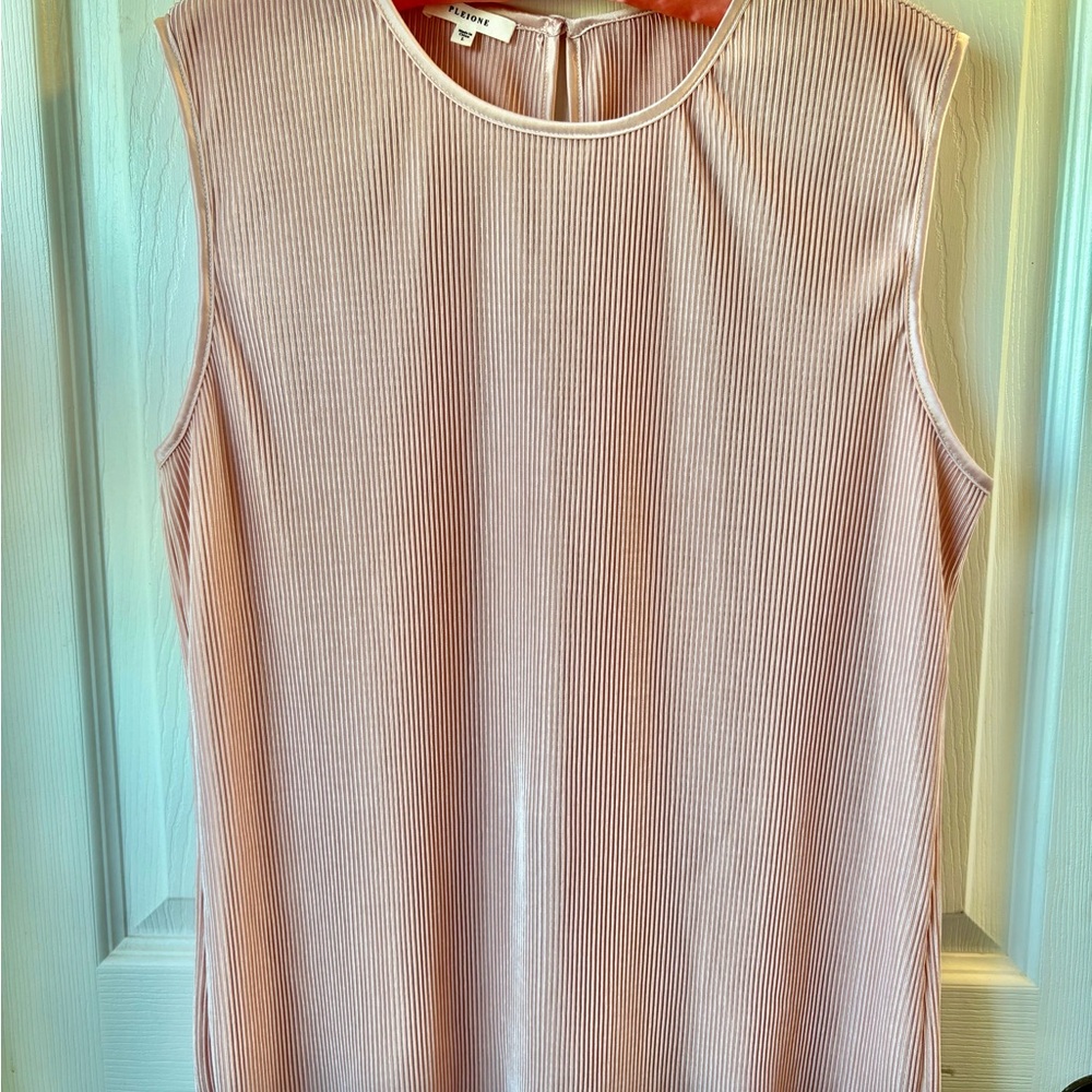 Pleione Ribbed sleeveless blouse in Pale Pink
